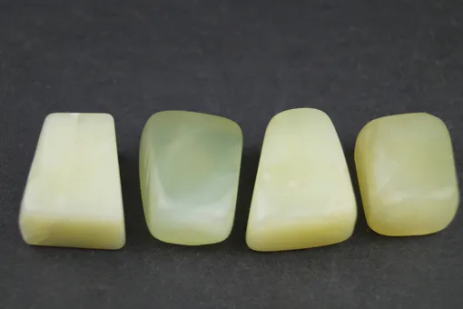 Нефрит — невероятно сильный минерал, энергию которого можно использовать себе во благо Нефрит