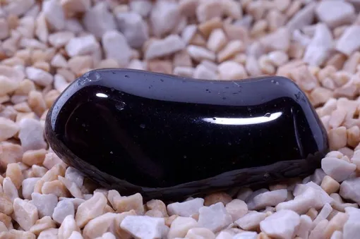 Гранат одаривает богатством и изобилием. Гранат одаривает богатством и изобилием.