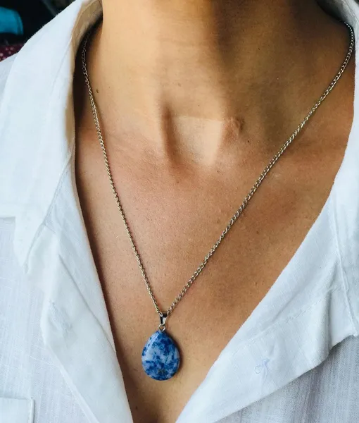 Бразильский содалит считается самым красивым в мире