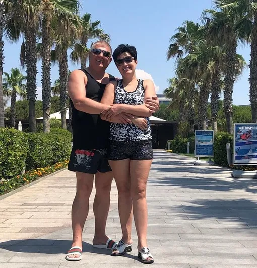 Елена Голунова с мужем Олегом в 2019 году Елена Голунова с мужем Олегом в 2019 году