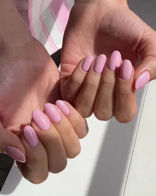 Маникюр в розовом оттенке Маникюр в розовом оттенке