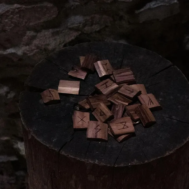 Руна Манназ: что значит этот символ Старшего Футарка