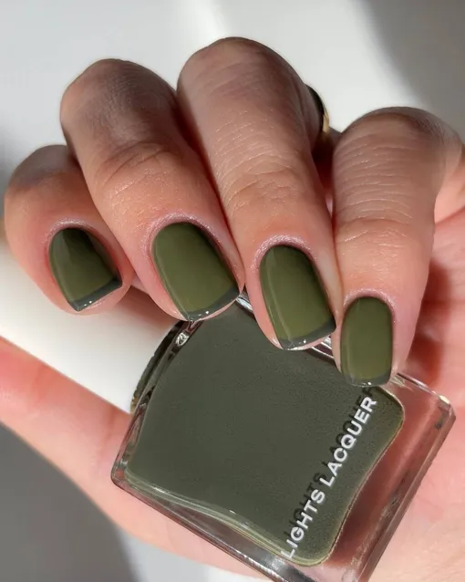 Тельцу подойдет маникюр в тонах трав, земли — он будет соответствовать их устойчивой и спокойной натуре Маникюр для Тельца