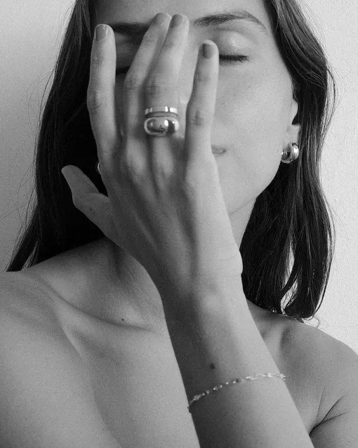 В разных сонниках сон с руками толкуется по-разному к чему снятся руки толкование сонников