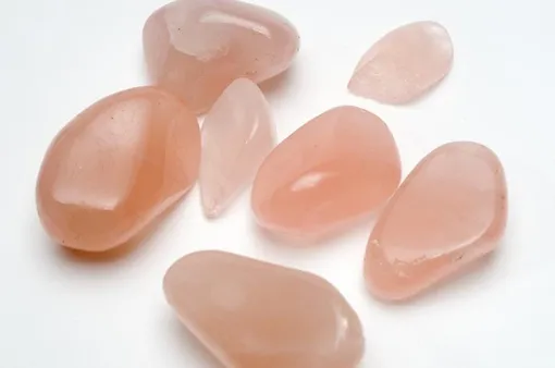 Розовый кварц эффективен в разрешении денежных проблем. Розовый кварц эффективен в разрешении денежных проблем.