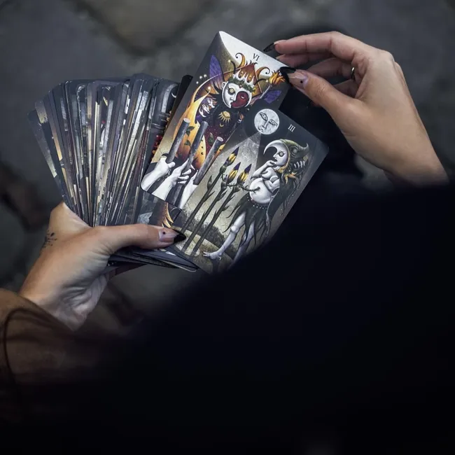 Капризы карт Таро: кому нельзя вытаскивать карту из колоды и что произойдет, если нарушить запрет