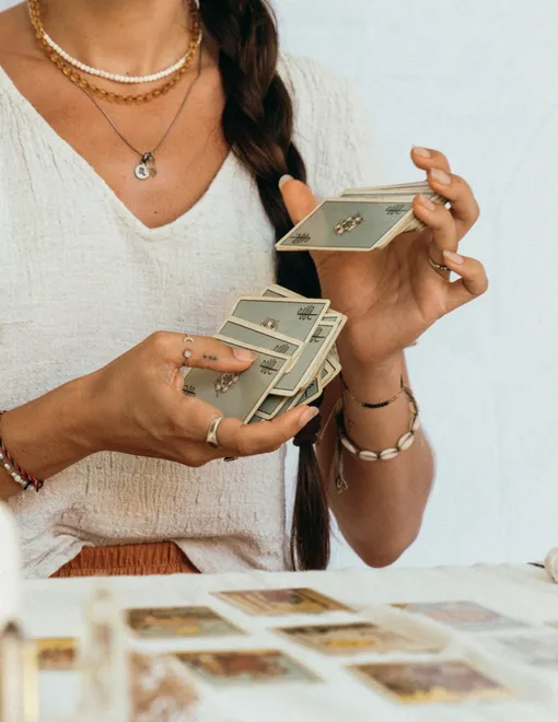 Таро-предсказание на полнолуние 2025 Таро-предсказание на полнолуние 2025