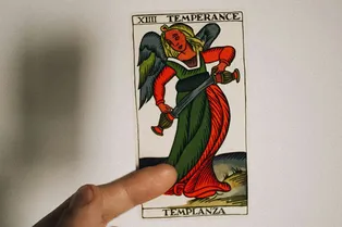 Карта «Умеренность»: как трактовать 14-й старший аркан Таро