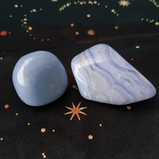 Ангелит является идеальным драгоценным камнем для Водолеев Ангелит является идеальным драгоценным камнем для Водолеев