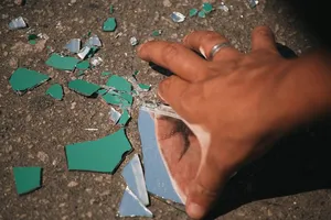 Тест, который не всем по силам. А вы сможете ответить, как появилась примета о разбитом зеркале?