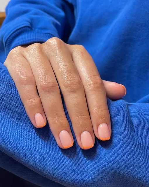 Нежный маникюр с неброским сочетанием цветов — выбор Дев маникюр по знаку зодиака