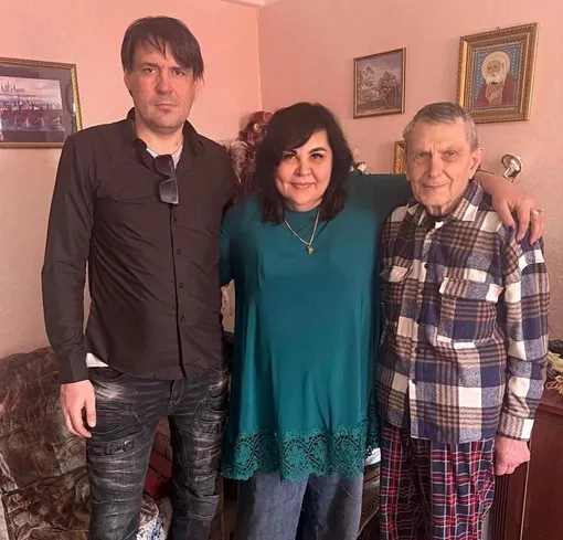 Надежда Шевченко с отцом и сыном Сергеем