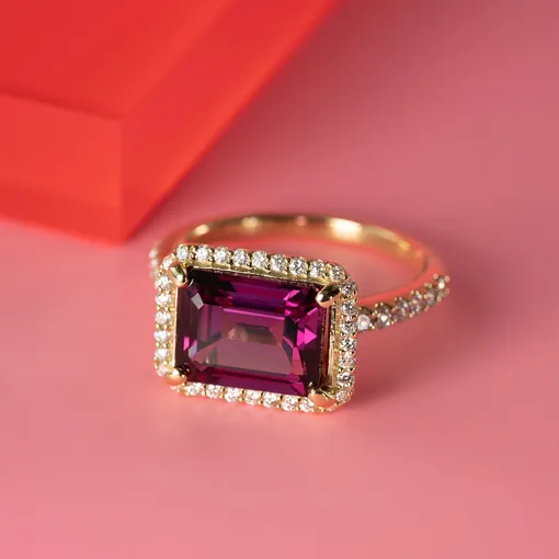 Гранат часто подделывают