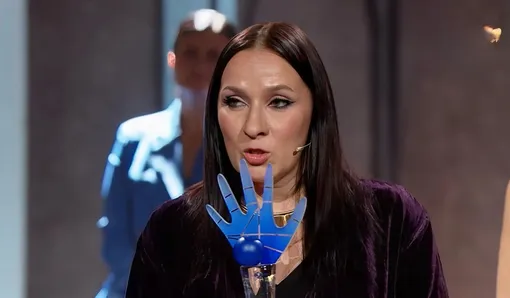 Ангелина Изосимова и приз «Синяя рука» Ангелина Изосимова и приз «Синяя рука»
