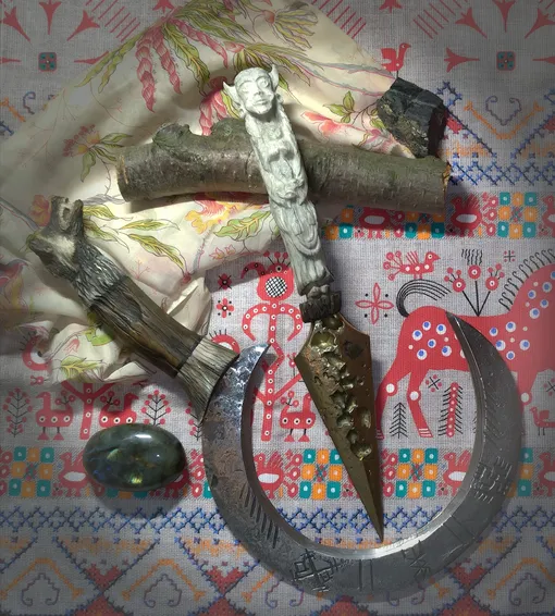 Ритуальные атрибуты Ангелины Изосимовой Ритуальные атрибуты Ангелины Изосимовой