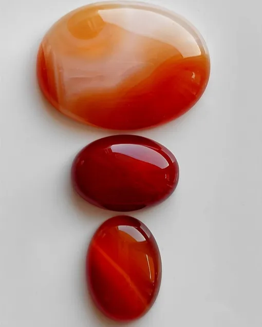 Женщинам рекомендуется носить сердолик при проблемах с зачатием и во время беременности.