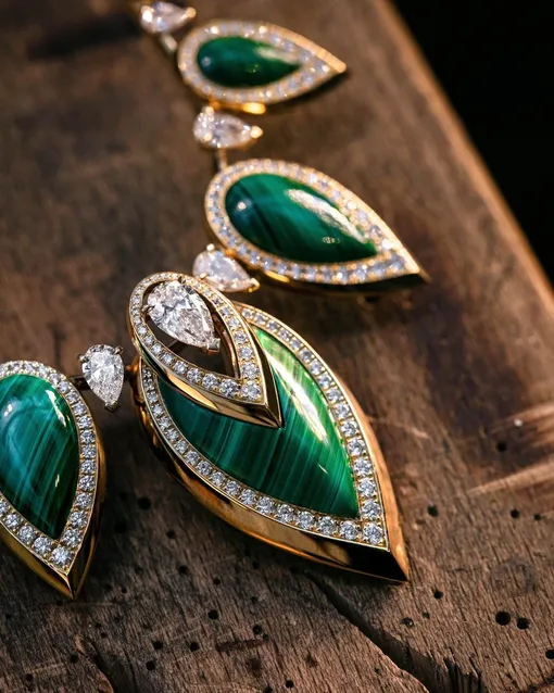 Настоящий малахит богат разными оттенками зеленого