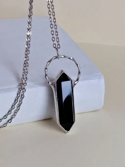 Темные минералы будут вызывать у Близнецов грусть Темные минералы будут вызывать у Близнецов грусть