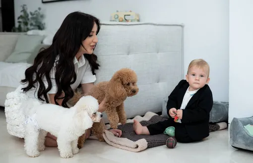 Кристина Егиазарова с сыном Марселем и домашними любимцами Кристина Егиазарова с сыном Марселем и домашними любимцами