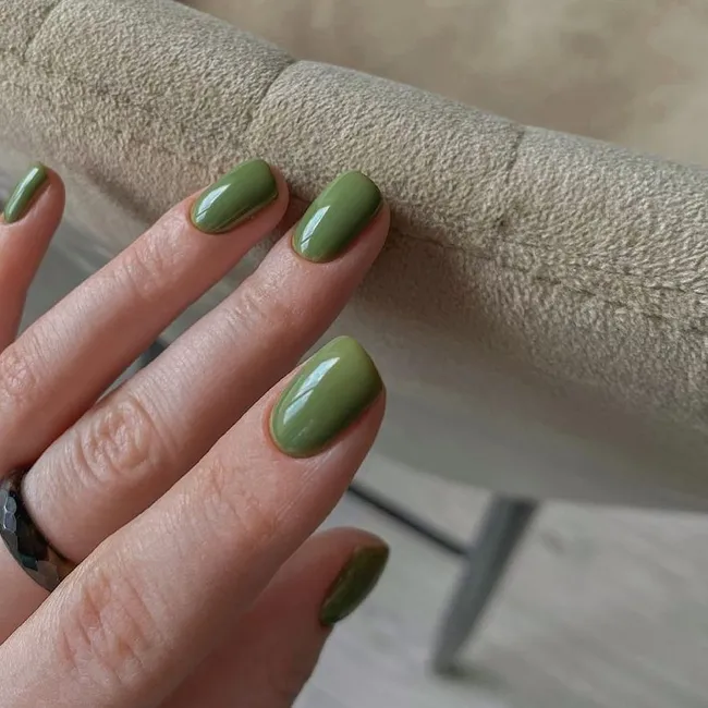 Когда не стоит красить ногти или вообще перенести запись: лунный календарь маникюра и педикюра на сентябрь 2021