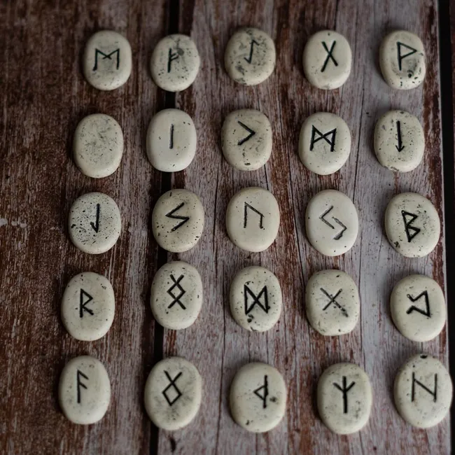 Руна Одина: что значит этот символ Старшего Футарка