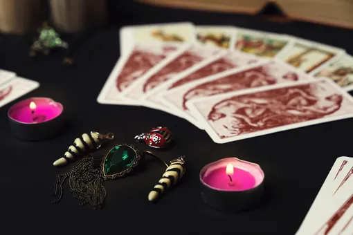 Прислушайтесь к совету карты Таро Восьмерка Жезлов Прислушайтесь к совету карты Таро Восьмерка Жезлов