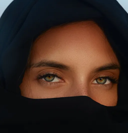 Если Тельцы – сама красота и элегантность, то болотный цвет глаз возводит эти качества в третью степень. Если Тельцы – сама красота и элегантность, то болотный цвет глаз возводит эти качества в третью степень.