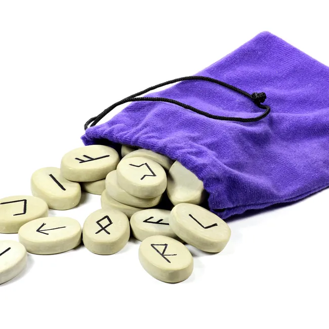 Руна Иса: что значит этот символ Старшего Футарка