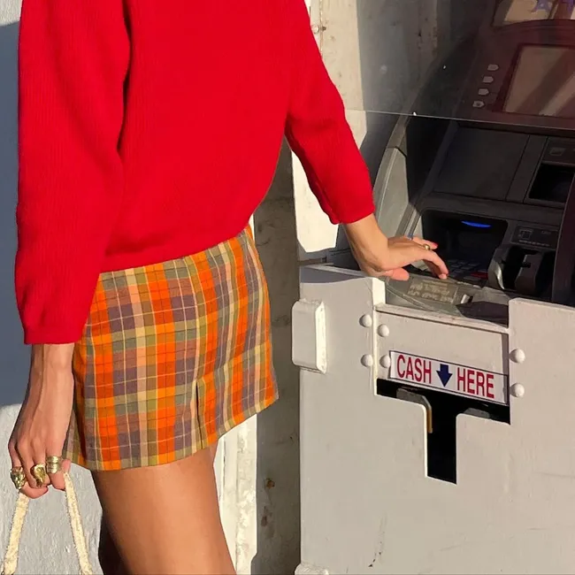 Как притянуть деньги в свою жизнь с помощью рун