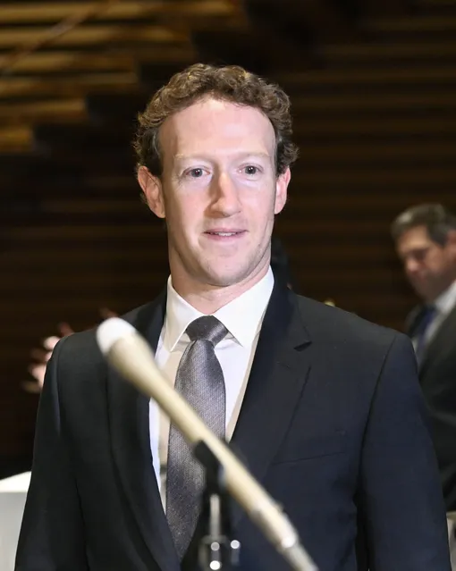 Разместившийся на четвертой строчке самых богатых людей мира Марк Цукерберг родился под знаком Тельца. Вместе с женой Присциллой он продолжает развивать свой бизнес и воспитывает трех дочерей Марк Цукерберг